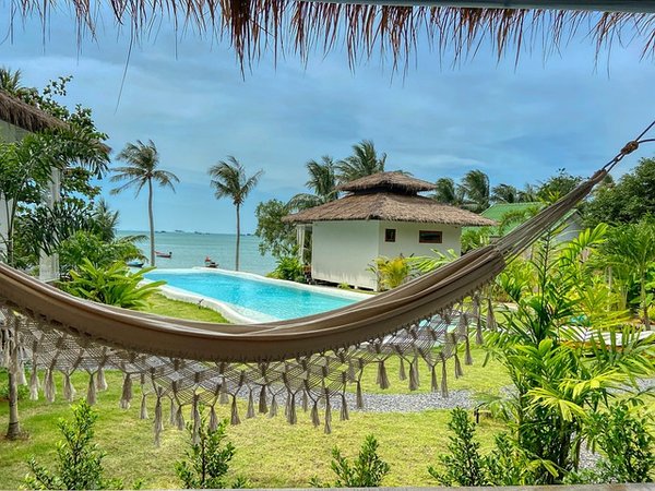 Pourquoi opter pour un hamac gonflable dans votre espace piscine à la maison ?